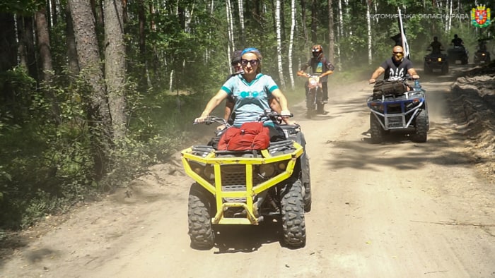photo5438332889671513144
