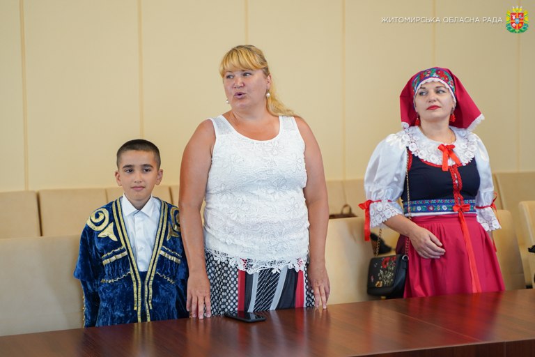 photo5251241142140385521