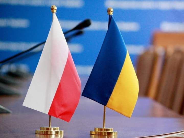 Для українських перевізників пального введено бездозвільний режим в'їзду на територію Республіки Польща