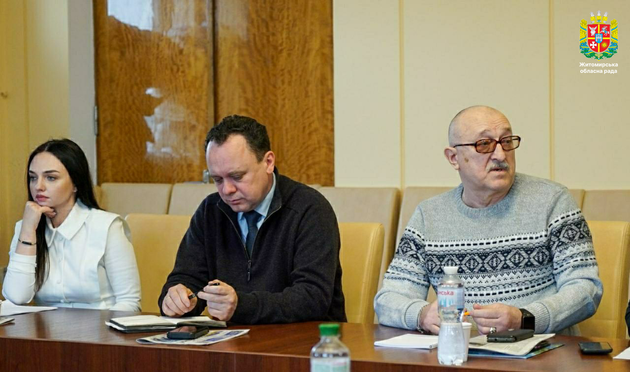 Заступник голови Житомирської обласної ради Володимир Ширма провів робочу зустріч з керівниками та представниками друкованих районних газет Житомирщини.