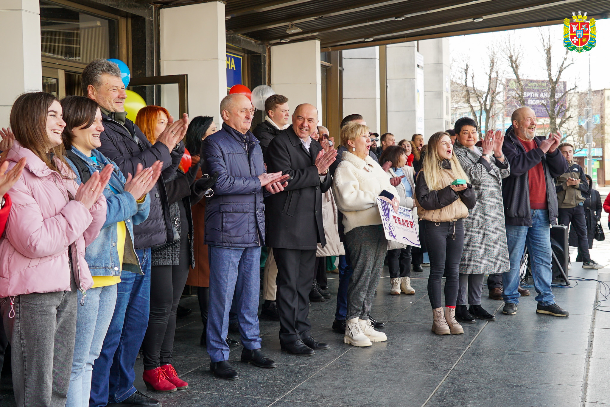 Володимир Ширма взяв участь у передачі автобусів, які область отримала від іноземних благодійників