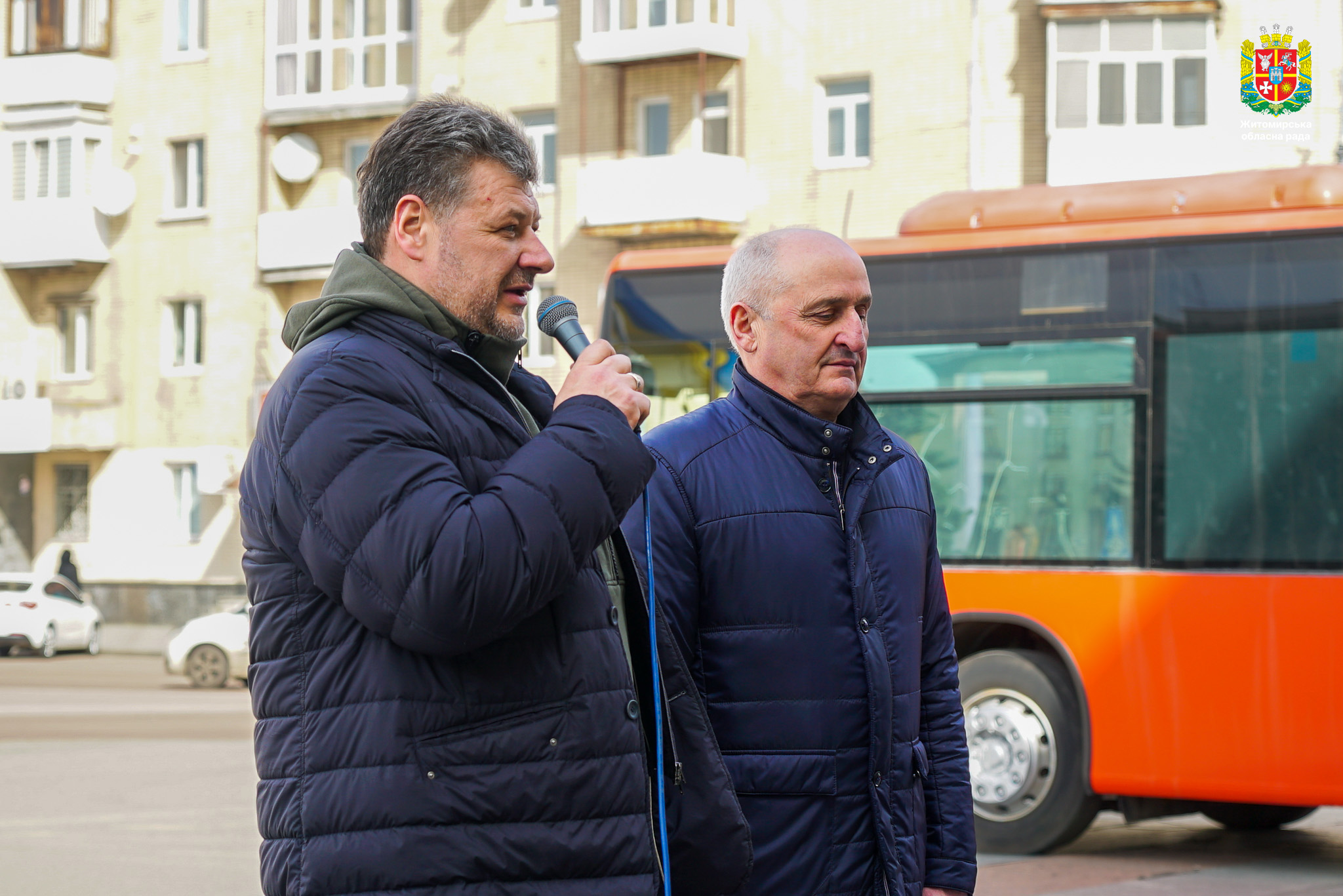 Володимир Ширма взяв участь у передачі автобусів, які область отримала від іноземних благодійників