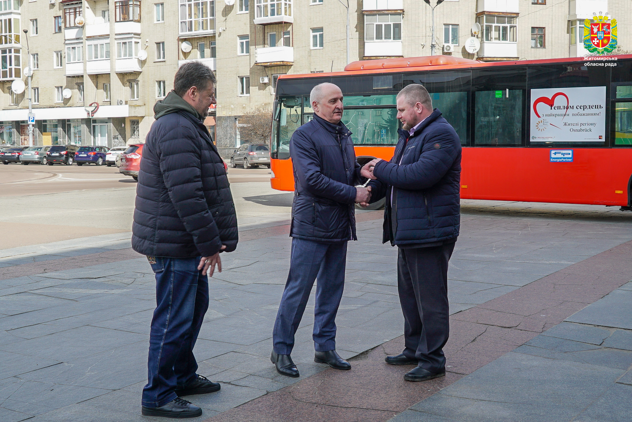 Володимир Ширма взяв участь у передачі автобусів, які область отримала від іноземних благодійників