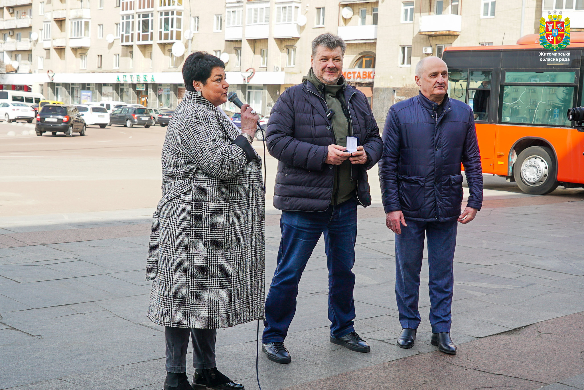 Володимир Ширма взяв участь у передачі автобусів, які область отримала від іноземних благодійників