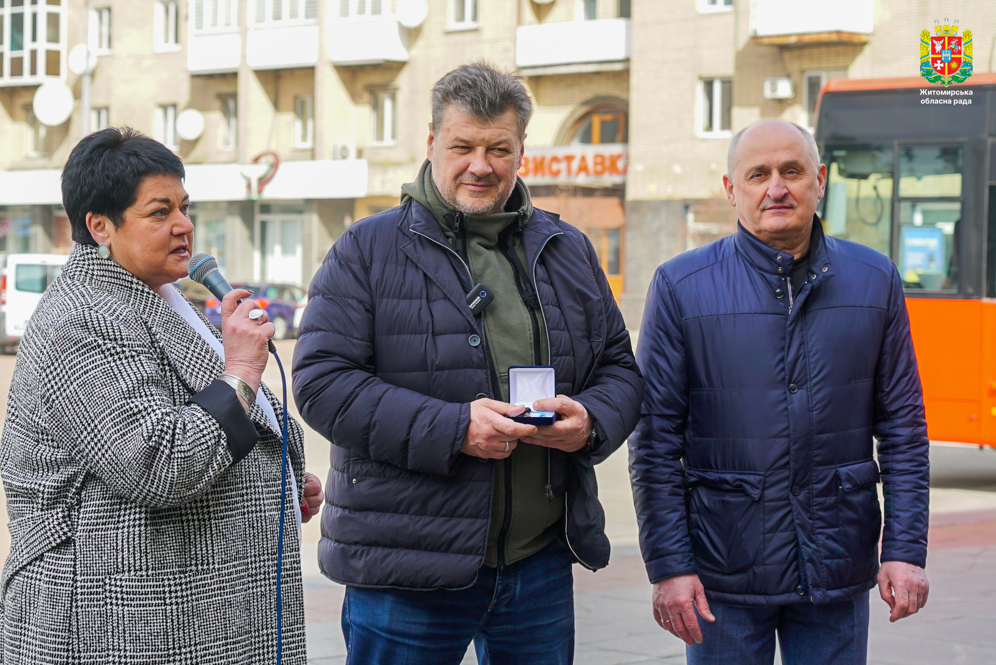 Володимир Ширма взяв участь у передачі автобусів, які область отримала від іноземних благодійників