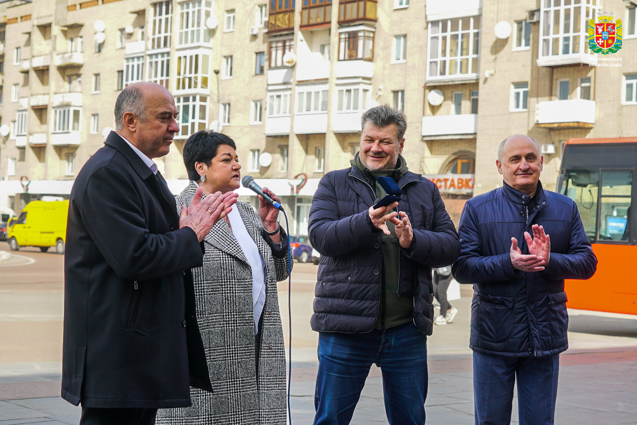 Володимир Ширма взяв участь у передачі автобусів, які область отримала від іноземних благодійників