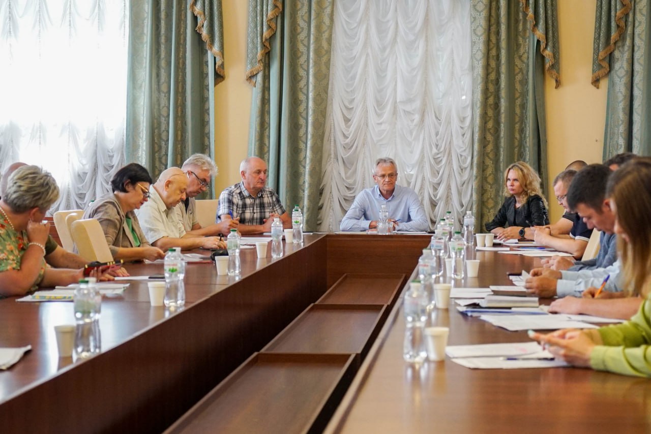 Депутати працювали у постійних комісіях