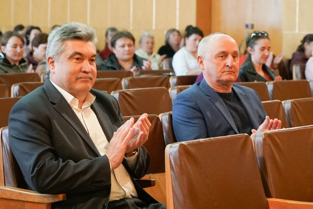 Володимир Ширма привітав медичних сестер обласної лікарні з професійним святом