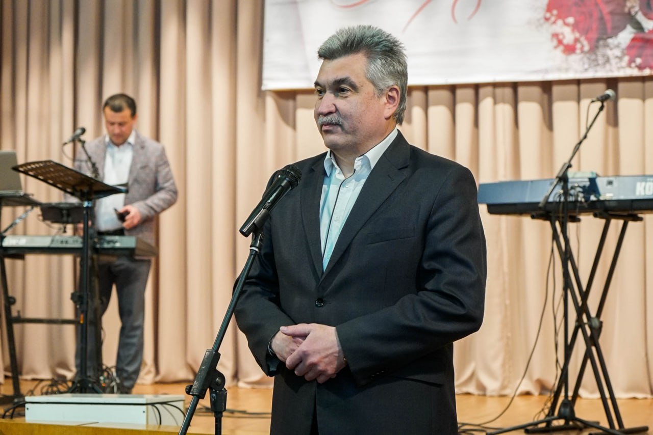 Володимир Ширма привітав медичних сестер обласної лікарні з професійним святом