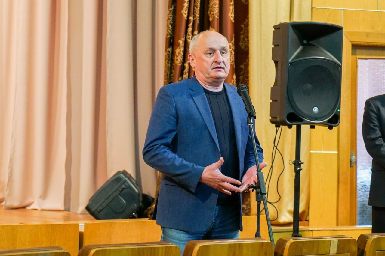 Володимир Ширма привітав медичних сестер обласної лікарні з професійним святом