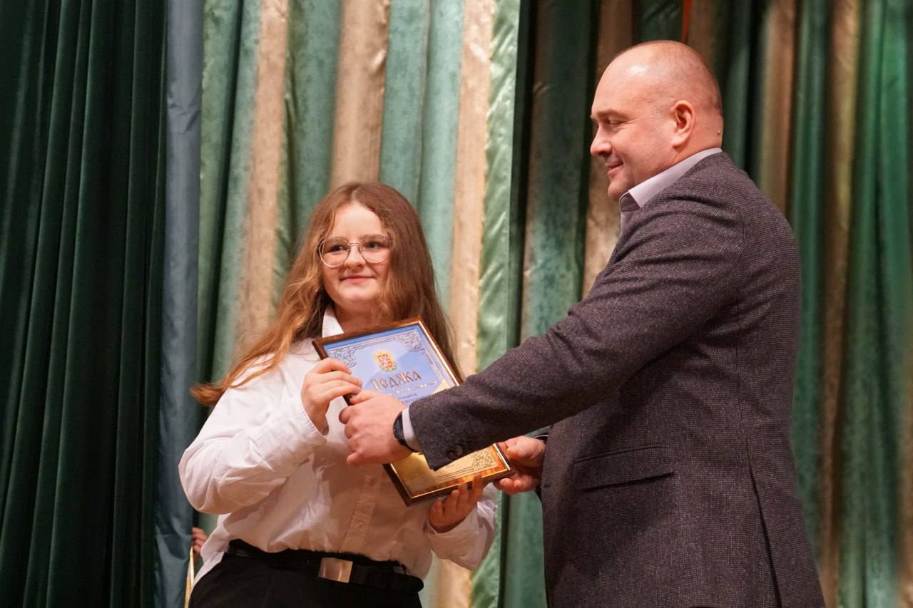 Волонтерів Житомирщини вітали у Коростишеві: Олег Дзюбенко відзначив їхню відданість та стійкість