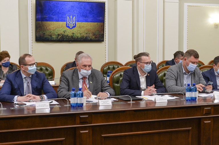 середній